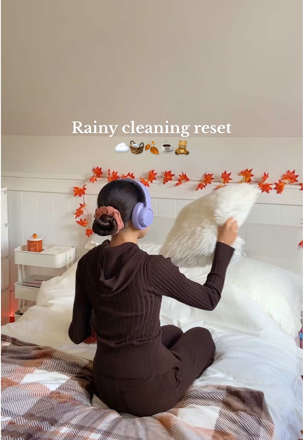 Rainy cleaning reset🍂🧺 Let’s clean my room on this rainy fall day🌧️ #reset #resetroutine #cleanwithme #CleanTok #productivity 
