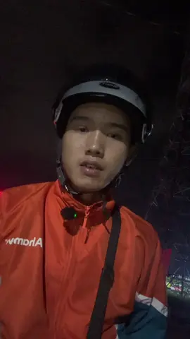 Thứ mà đi chạy ship lúc nào mình cũng mang theo#daixeomdanang #shipper #nuocxitthomquanao #xeomcongnghe 