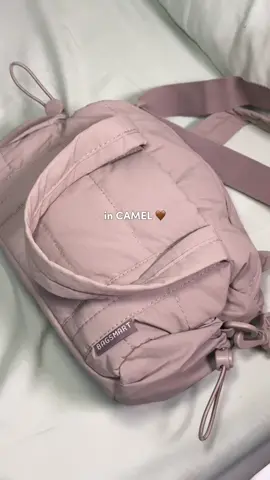 definisi muat banyaaak banget dan tasnya sendiri ga berat samsek jd enak dipakenya 👍🏻 #minibag #gymbag #concertbag #bagsmart @BAGSMART Indonesia 