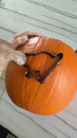 Pumpkin carving hack unlocked 🎃✨ Grab your Halloween cookie cutters and let them do the work! Perfect edges, cute shapes, and way less mess 👻🍪 #HalloweenDIY #PumpkinCarving #SpookySeason #CreativeHalloween #EasyHalloweenCrafts
