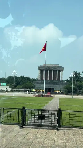 Thế hệ tuổi trẻ từ miền Nam ra viếng lăng Bác🫡🫡🫡🥰🥰