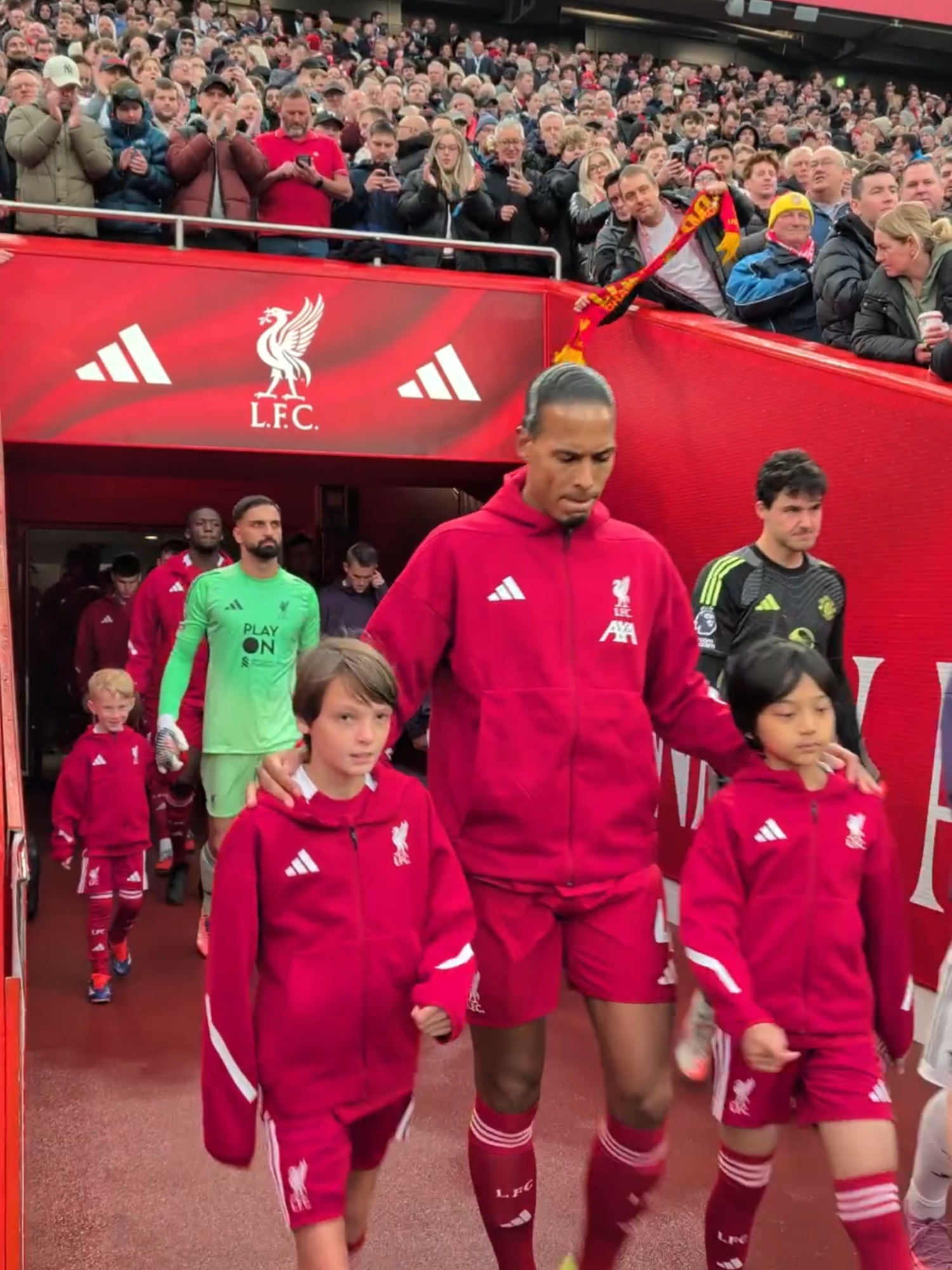Up the Reds 🔴👊 #LIVMUN #LFC #PremierLeague