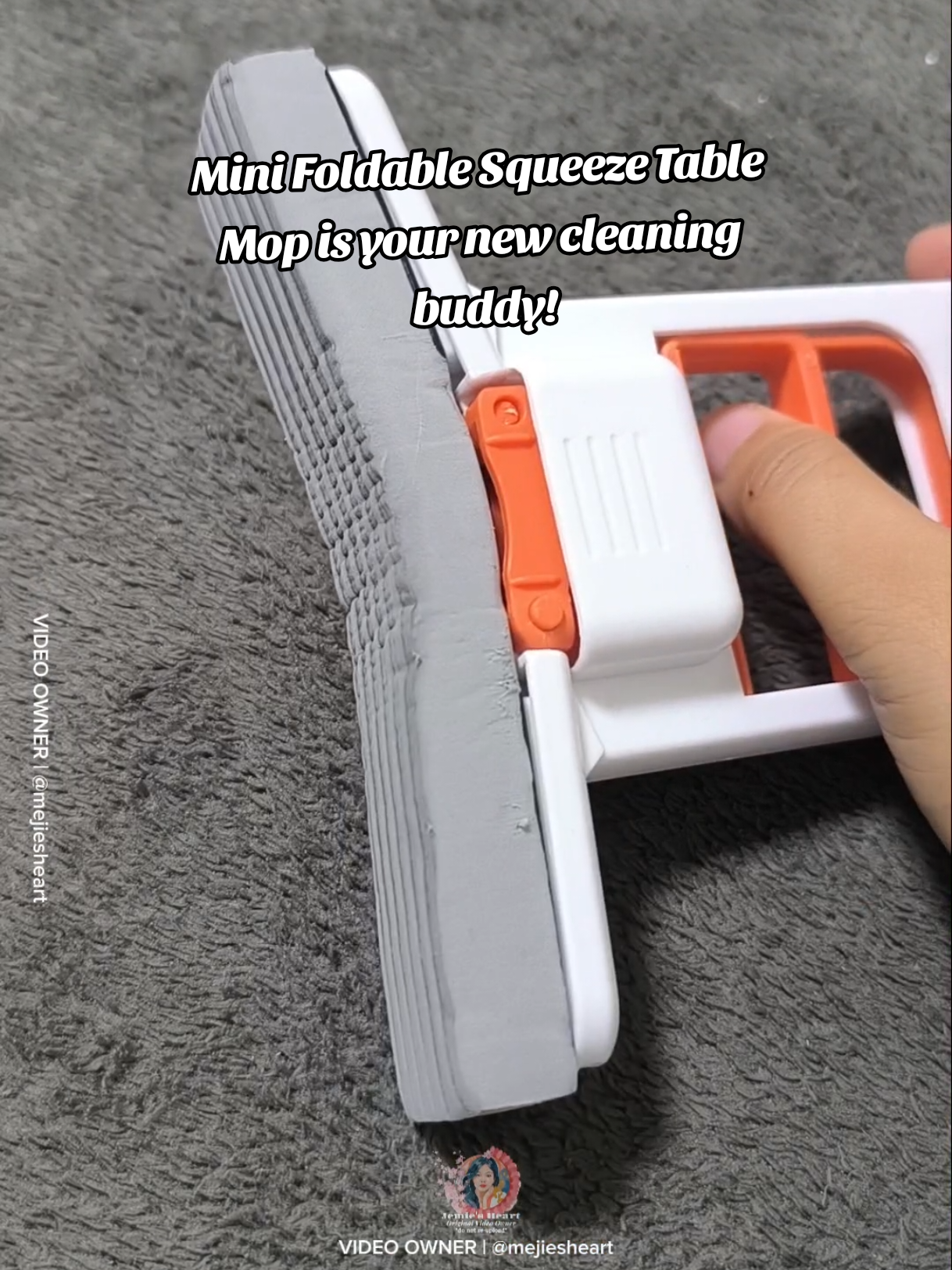 Say goodbye to basahan! 💦 This Mini Foldable Squeeze Table Mop is your new cleaning buddy 😍✨ Perfect for kitchen, table, mirror, and window! 🧽 #minifoldablemop  #cleaningtools #kitchenmopcleaning 