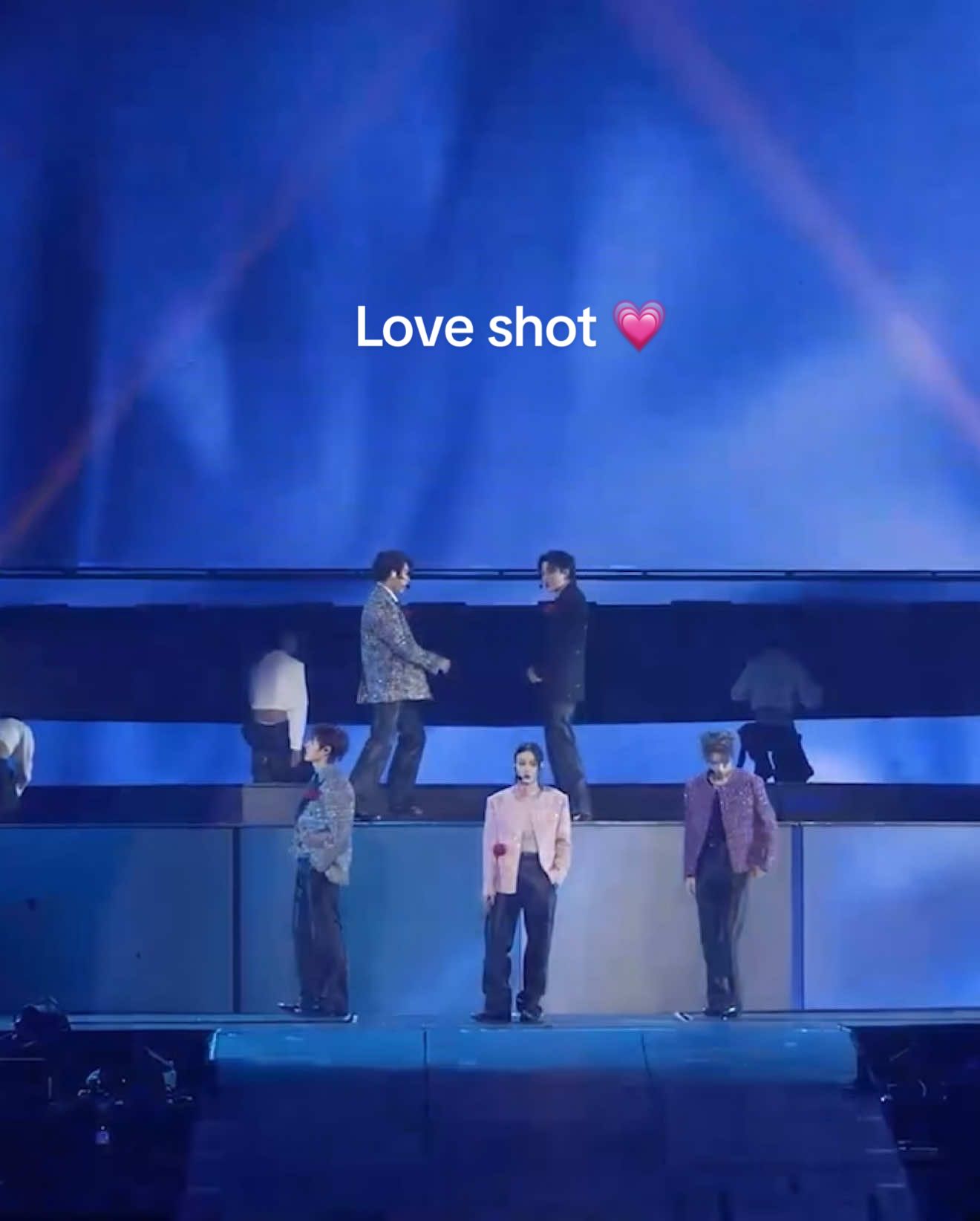 Love shot 🍷 [Full] #LYKNDuskAndDawnConcertD2 #lykn 
