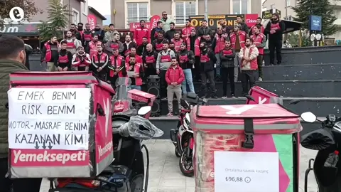 Denizli’de Yemeksepeti kuryeleri çalışma koşulları ve ücretleri için iş bırakarak alana çıktı