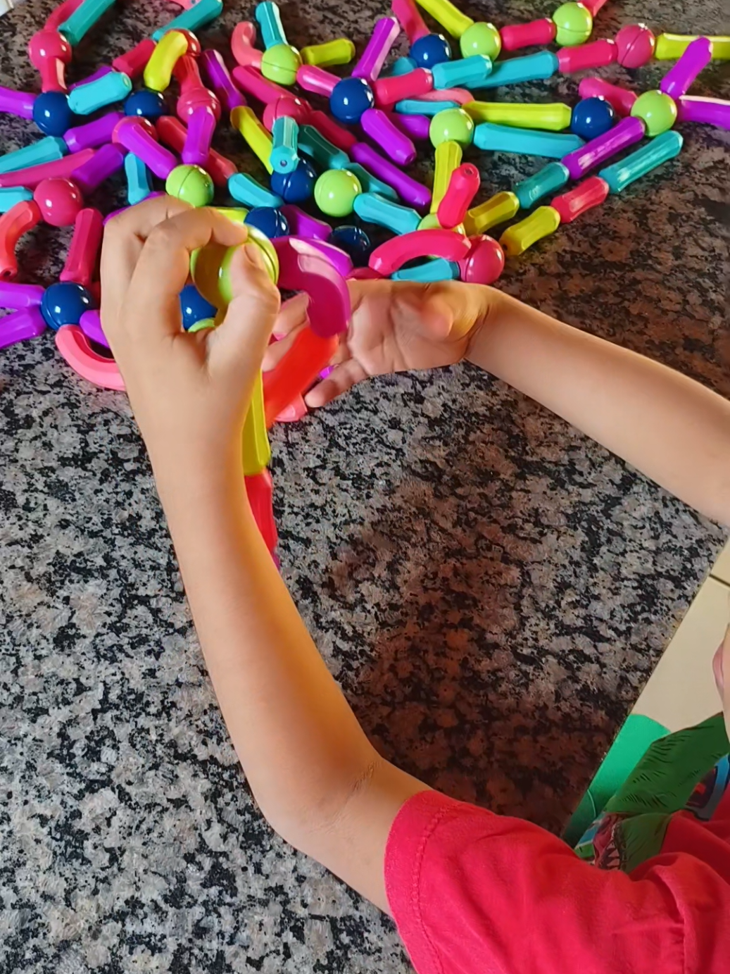 BLOCOS MAGNÉTICOS BRINQUEDO EDUCATIVO #briquedoblocos #briquedoeducativo #blocomagnetico 