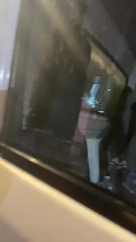 Bánh mì Hoàng Huynh, hữu duyên 1 năm thấy 2 lần xuất hiện. Liệu có phải anh công an chìm không ta. Nghi quá kaak. Nhanh trí làm ngay cái bánh mì đặc biệt, ăn cho đỡ tò mò 😋🤣😜