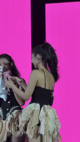 jensoo 🥹🫶 #jisoo #jennie #blackpink #deadlineinkaohsiungday2 