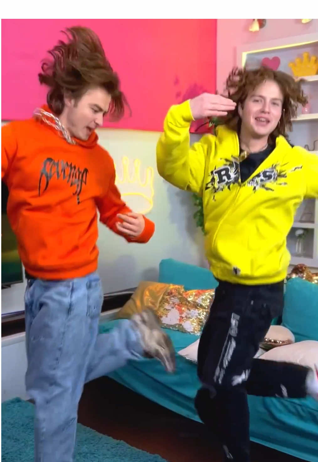 Do you like it ? 🤗🥰😉#timtin #crazycasa #fyp #dance #usa 