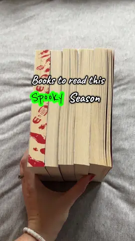 We love a good thriller to keep us on our toes 🤭 #BookTok #thrillerbooks #spookyseason #bookrecs #booktokfyp 