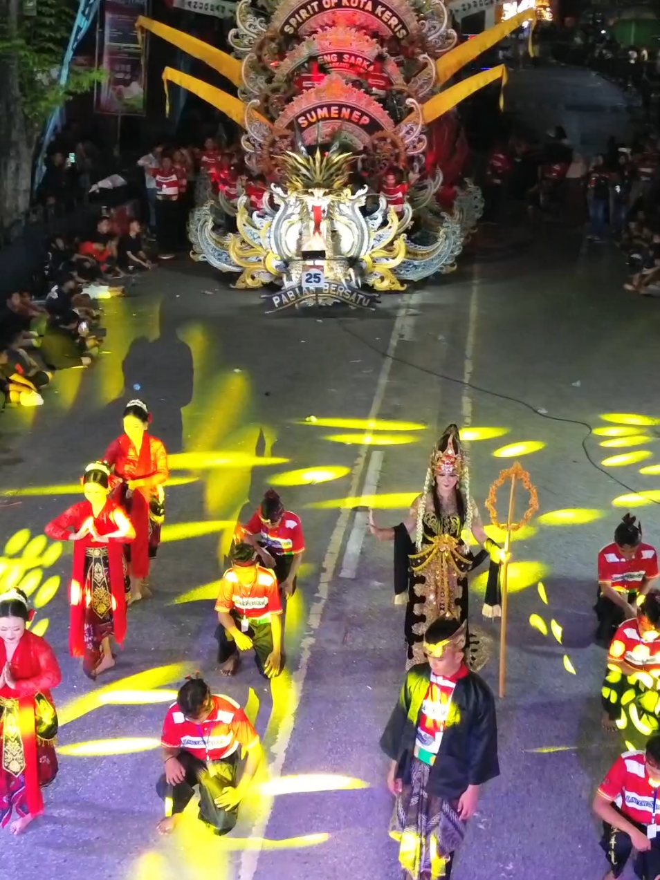 FESTIVAL MUSIK TONG TONG SUMENEP  SE MADURA #fypmadurapride🔥 #festivalmusiktongtong #fyp #musiktongtongmadura #festivaldaulsumenep  2025@Kominfo Sumenep @PEMKAB SUMENEP @Sekitar Sumenep Official @MEGA REMMENG_ @𝘼𝙣𝙜𝙞𝙣 𝙍𝙞𝙗𝙪𝙩 @Sekar Kedaton @peccot ngamox @lanceng_sarlajuh @baladewapercussion27 