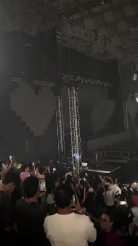 la salida del ousii #omarcourtz #viral #paratii #concierto #tendencia 