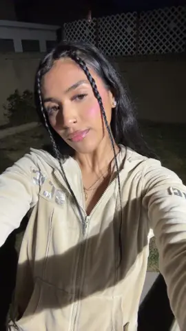 Obsessed with how my blush looks #fyp #cinbonilla #4u 