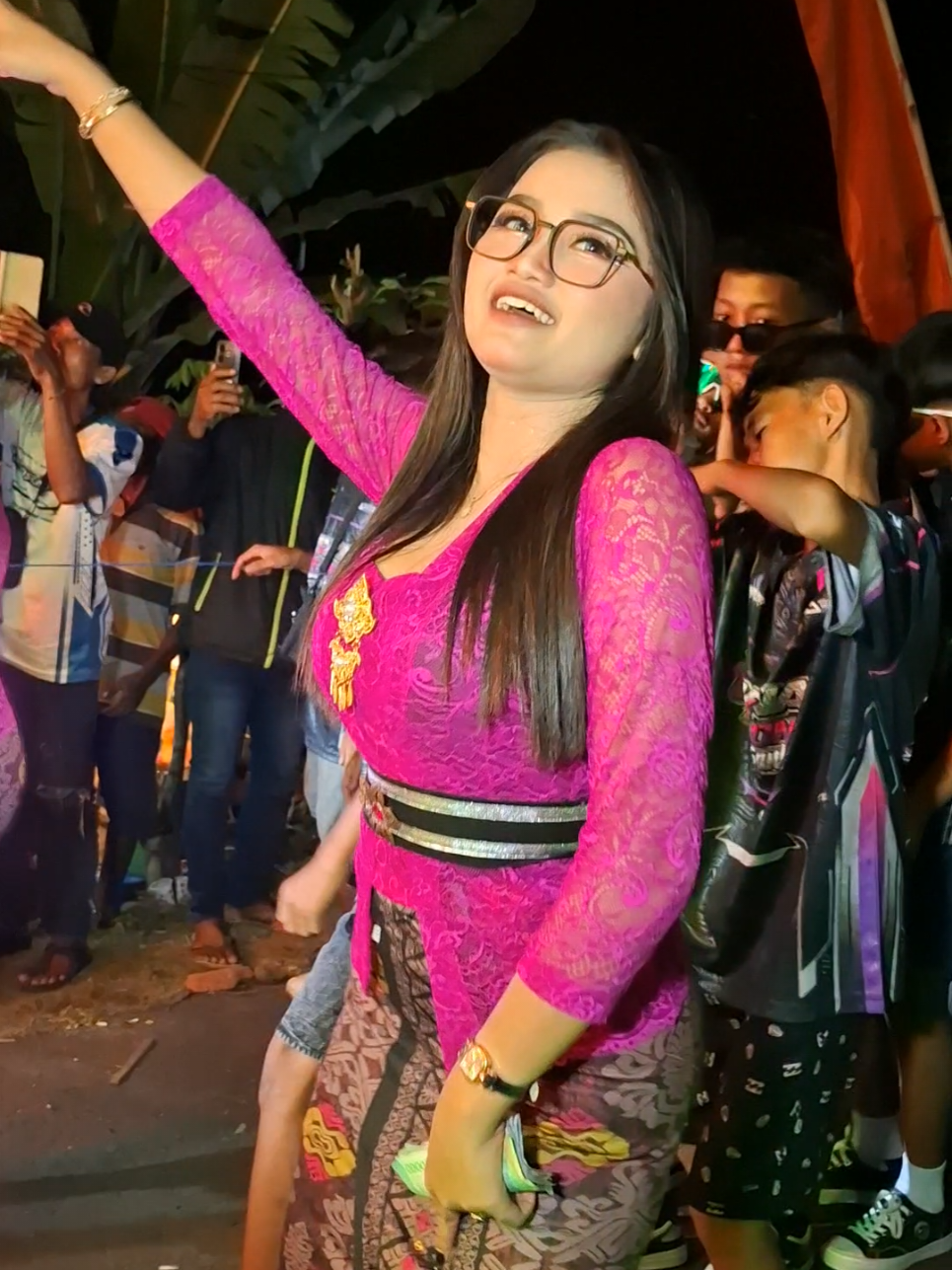 Enakno desss🤩🤙🙌             @desitaaptri🚩              #fyp #desi #dancer #karnaval #trending 