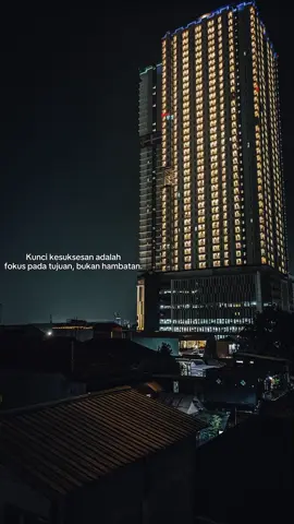 #CapCut kunci kesuksesan adalah fokus pada tujuan, bukan hambatan. #katakata #vibesmalamhari #gcam #fyp 