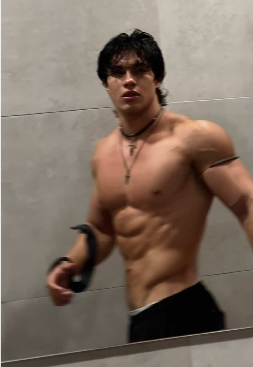 Joder el pump 💀 . . #gym #aesthetic #gymrat #gymbro #parati 