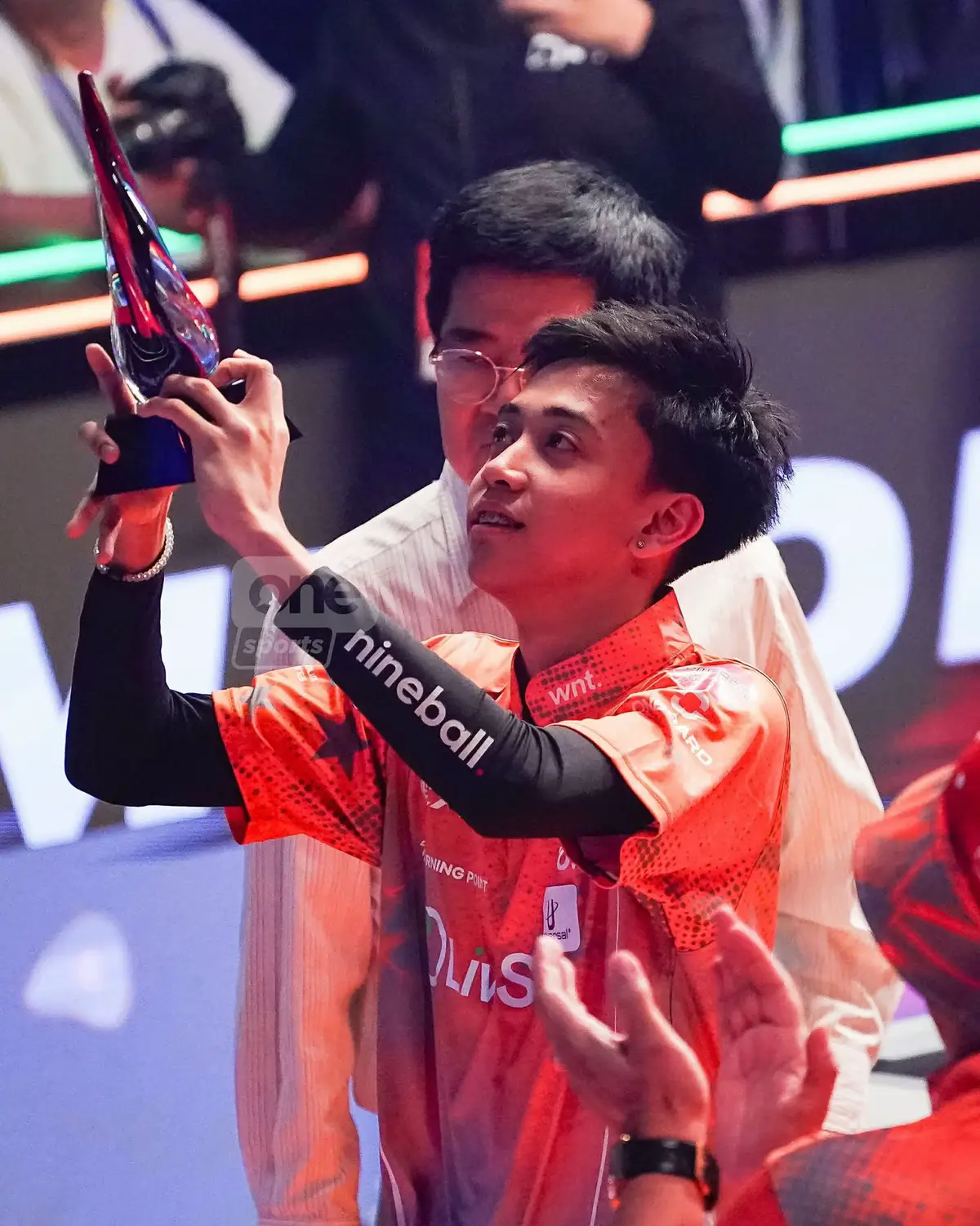NGỌN LỬA CỦA STARBOY BÙNG CHÁY RỰC RỠ 🌟 Ở tuổi 18, AJ Manas đã thể hiện thần kinh thép và kỹ năng vượt quá nhiều năm của mình để bỏ túi MVP plum tại Cúp Reyes 2025 🇵🇭🏆🏆🏆🏆 #ReyesCup #WNT