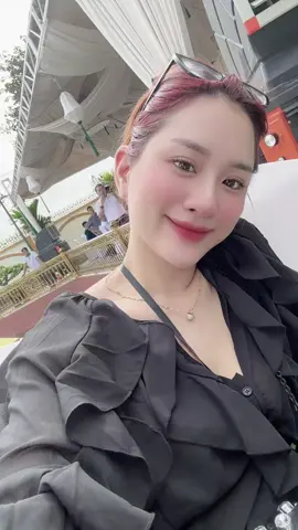 Đi make cho người nhà cô dâu được mời lại ăn tiệc lun nè ☺️   #damcuoi #dothiha #xuhuong #thanhhoa #trending 