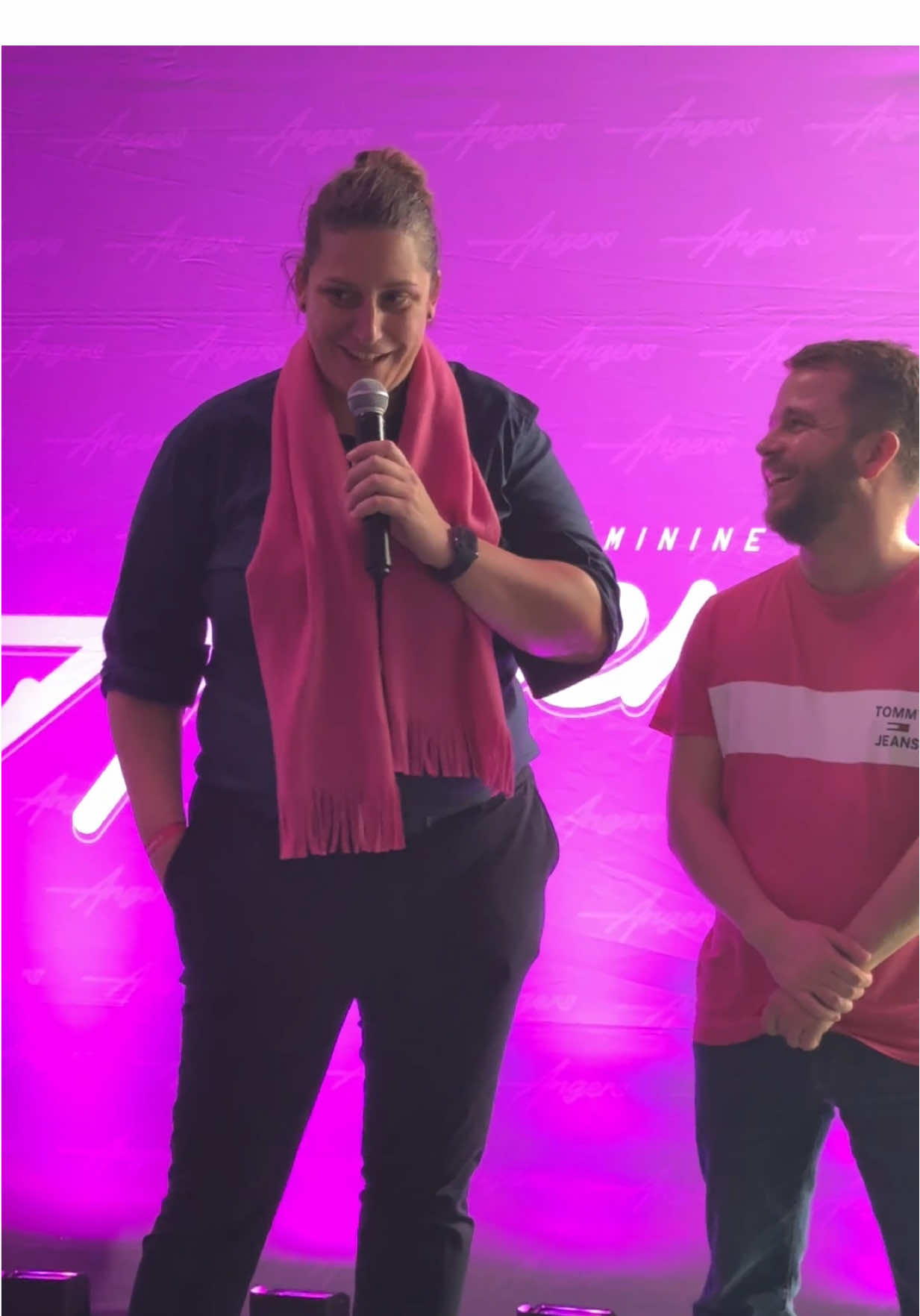 🎙️ Les mots de la coach Aurélie Bonnan après la victoire de l’@UFAB49 face à Basket Landes (75-73) : “Ce soir, elles ont été incroyables d’abnégation et de résilience. C’est une victoire exceptionnelle contre ce qui se fait de mieux en Ligue Féminine. On y a cru, même à -9 à la mi-temps.” 💜🩷 Une coach fière, une équipe soudée, et une victoire référence pour les Angevines 🏀✨ #BasketFéminin #Angers #BasketLandes #AurélieBonnan #UFAB