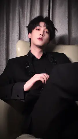 Tian Xuning Douyin Update “who ordered the red soled shoes” #revengedlove #tianxuning #fyp #foryou #foryoupage 