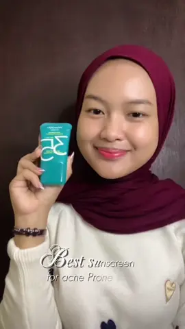Bakalan aku rekomendasiin sih suscreen 30rban #sunscreenringantransparan #sunscreenviral #wardahsunscreen #wardahsotyreview #sunscreenijowardah 
