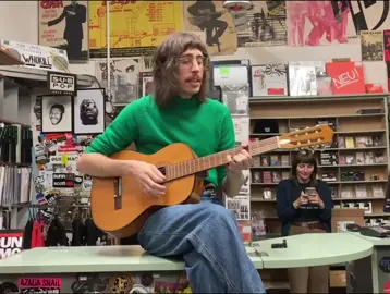 Tim Bernardes - Garupa de moto amarela #timbernardes #acustico #oterno 