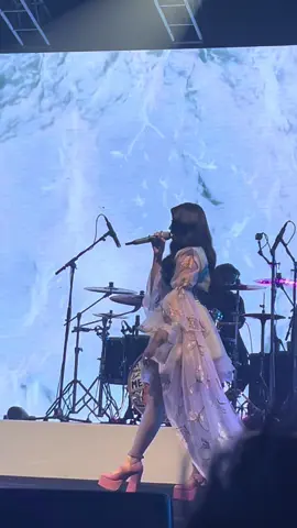 anggun bgt dia pas tbtb on stage 🥰😍 @tiara andini  #yangterdalam #tiaraandini #peterpan2025 #bandung 