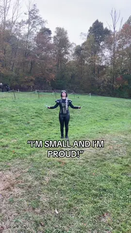 All my short queens unite 👑 #fourthwing #BookTok #bookish #violetsorrengail 