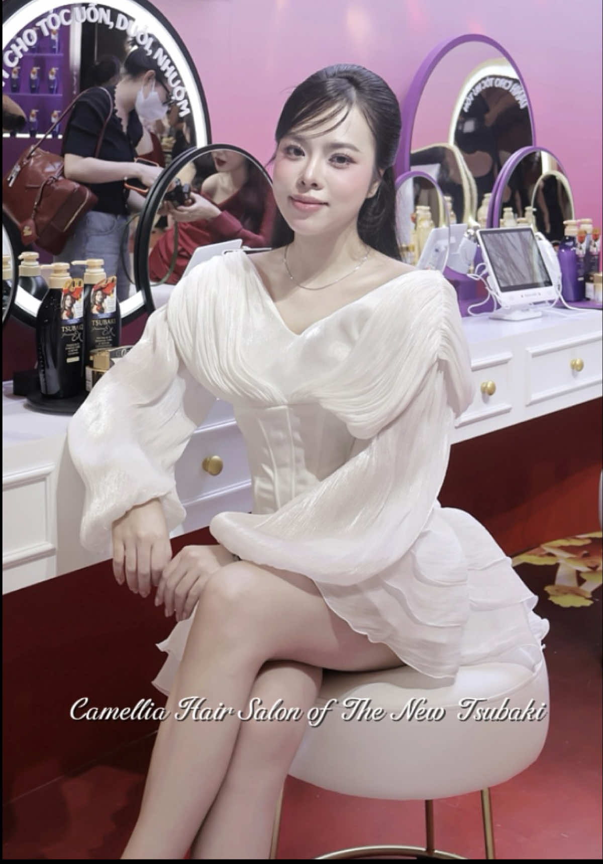 Một buổi trải nghiệm chăm sóc tóc chuẩn salon Nhật tại AEON Mall Bình Tân cùng The New Tsubaki thật thú vị ❤️ Cả nhà hãy ghé thăm sự kiện vào 2 ngày cuối tuần để nhận được ưu đãi từ Watson nhé #TheNewTsubaki #Phuchoihuton #quynhgiangnguyen 