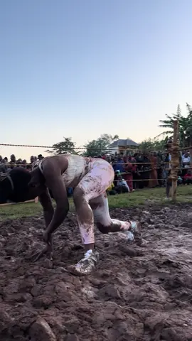 Women wrestling africa! Snaida brawls with katwe lipanda!#fyppppppppppppppppppppppp #WWE #trendingvideo #AfricanSports #smackdownhighlights 