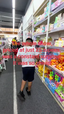 The whole show, priced at just RS25 ，was a constant surprise! It was so cheap#cheap #wholesale #cosmetics #toy ##car 