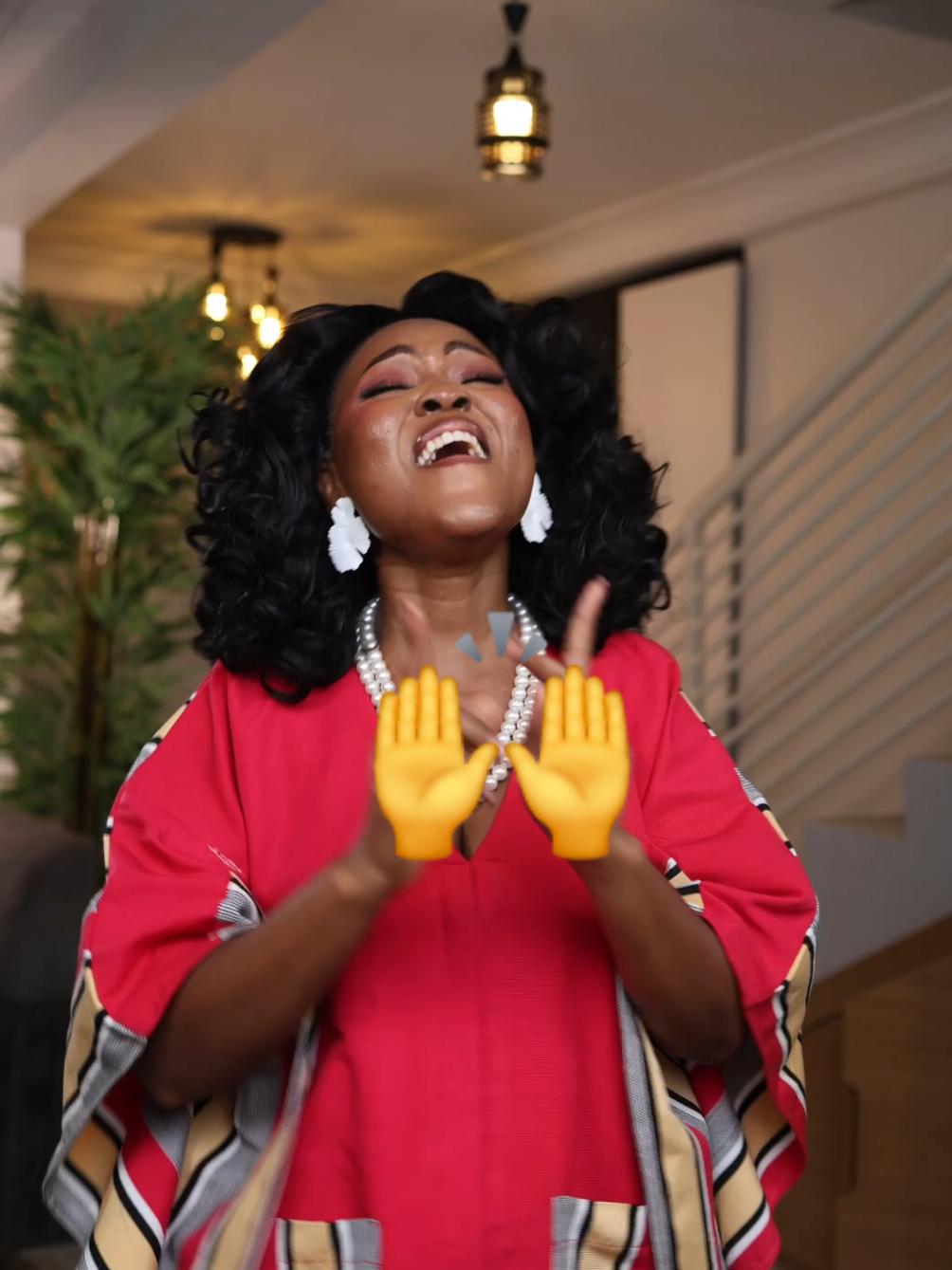 The precious Blood of Jesus will NEVER lose its power!!! Song: Yesu Mogya by Jane & Bernice Hair: Bio  Fabric: @Smock Seller  #praisethelord #happynewweek #julianaamoateng #hallelujahchallenge 