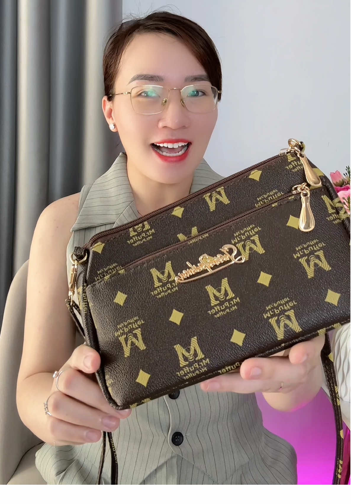 Túi xách đeo chéo có nhiều ngăn tiện lợi #tuixachnu #tuixachquangchau #hoanganh94review #tuixachthoitrang #tuideocheo 