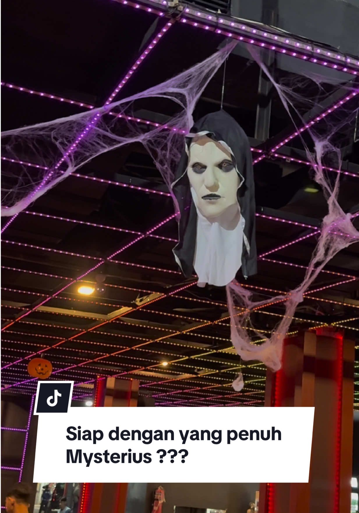 Supaya kuat Siapkan senjata nya ...... titik titik isi sendiri 😝 kunci nya jangan Kaget 🤣🤣🤣🤣 #halloweenseason 