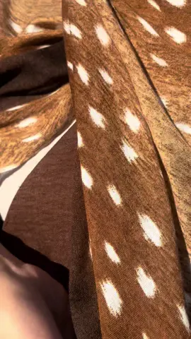 الطرحه الغزاله متوفره 🤎 كميات الخامه مودال قطن🤎🦌 #emy_scarfs #حجاب_استایل #scary #حجابات #بداية_صغيرة 