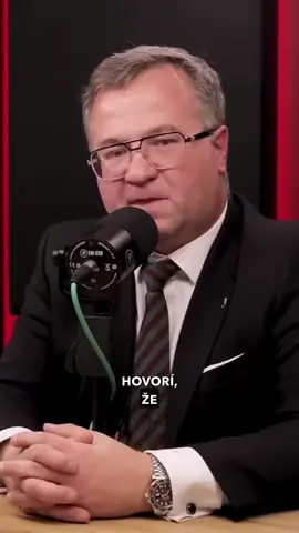 “Každý v Bratislave hovorí, že Peter Pellegrini predal slovenské štátne zdravotníctvo Agelu” #hlaskadna 