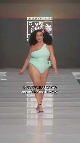 Argue with a wall #victoriasecretfashionshow #victoriasecret #plussizemodel #runwaymodel #model 