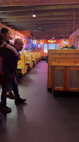 #meangirls #texasroadhouse #restaurant 