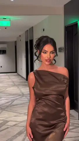 أسلوب وجمااال 🤎❤️@Laraseblini12 #لارا_اللبنانيه #قسمه_ونصيب #ميكب_ارتيست #fyp #تيماء 