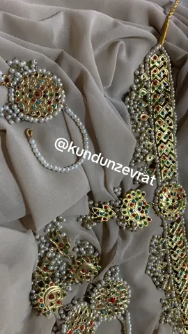 This style of jewelry is often associated with bridal or ethnic wear from regions like Hyderabad or Bahawalpur. . . . . . #bridaljewellery #indianjewellery #viral #foryou #traditionaljewellery 
