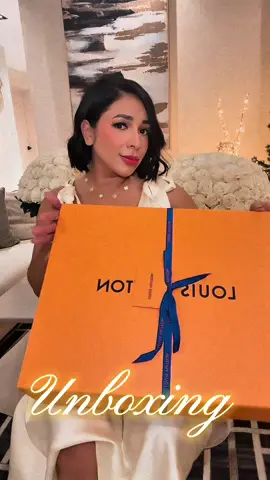 Unboxing Time #fyppppppppppppppppppppppp  #louisvuitton  #birthdaygirl  #foryou 