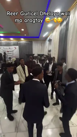 #guriceel_janaad💙🤍💚 @MUNASAR ALI HADE @MONTANA🖤 @Faynuus🦋 @LIBAXADA.💥💫🦋 @RayaaN🍓🦋 @️ @🇸🇴ᑫᗩᑕᔕᗩᗩᗪᗴ📲 