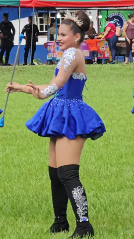Una de las Cachiporristas de Pantoja Music Band muy linda la señorita. #musica #band #belleza #talento #espectaculo 