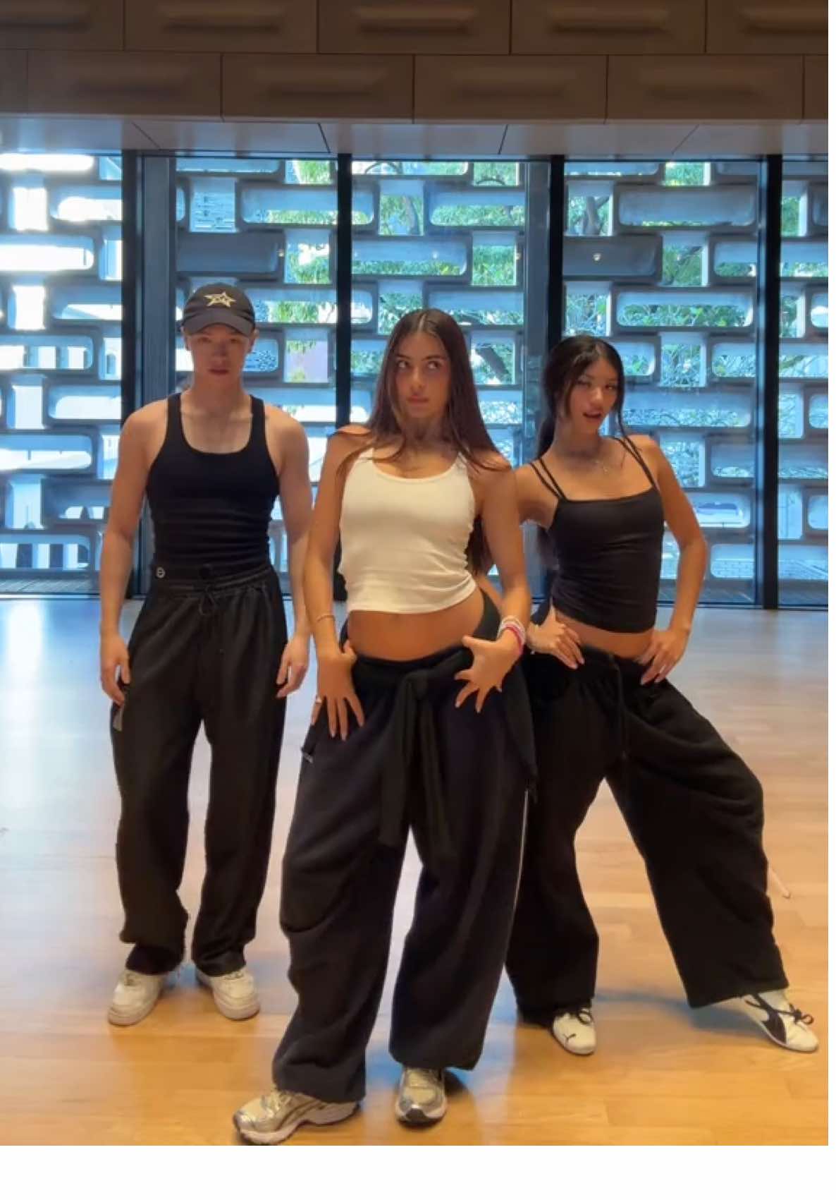 Tour en breve!!!                                            @jayhugs👼🏼 @sinadeinert🇩🇪