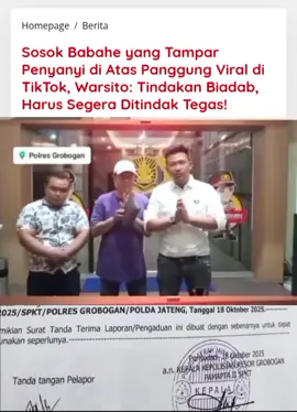 Keluarga korban dan kuasa hukum minta kasus kekerasan di panggung segera di selesaikan secara damai. Terkait video yg viral beberapa hari yg lalu seorang biduan yg di tampar babahe purwodadi. Pihak babahe purwodadi bersama kuasa hukum meminta maaf dengan sebesar besarnya kepada korban, orangtua dan keluarga besar. Mengatakan untuk tidak akan mengulangi kejadian tersebut. #babahe #purwodadigrobogan #purwodadi24jam #groboganhits✨ #groboganviral 