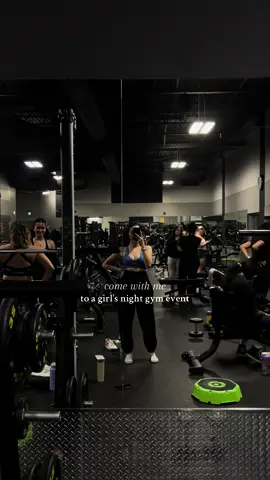 i gotta get back in my gym girl era 💪🏻💜 always a blast at any event hosted by @Girls Night by MUBC x @Kenslie | Personal Trainer #fyp #gymgirl #girlsnight #workout #montreal 