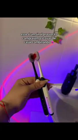 Simplesmente uma escova que forma um coração ❤️🤏🏻 #escova #casal #fy #tiktokshop 