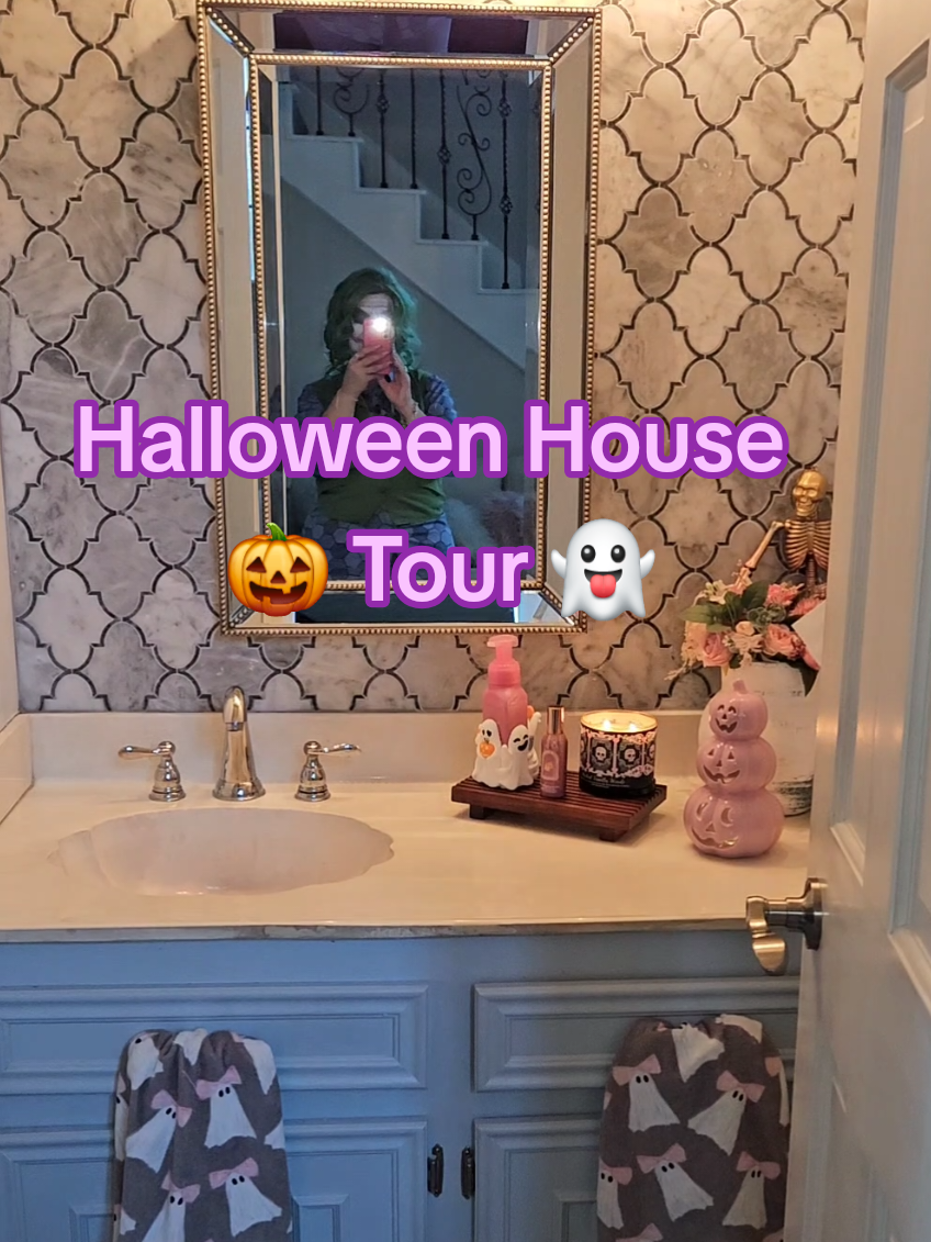 I thought Id give you guys a quick house tour of my Halloween 🎃 Decor this year! I add just a few big pieces every year and have been growing my collection almost 5 years. We've also lost some pieces throughout the years💀 #halloween  #homedecor  #halloweenlook  #Home  #decor 