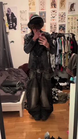 Emo in 2025🥀#fashion #goth #alternative #mirror #fyp  @🪻🦕Leela🦕🪻 💗@tone ꩜ 