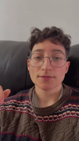 CUENTENMEEEEE Y no vendan cosas en MA que yo quiero ver las prendas 